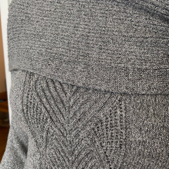 Off Shoulder Knitted Sweater - Picture 2 of 9